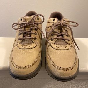Rockport women’s tan, leather, lace up boots size 8.5M